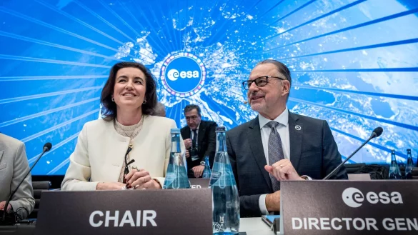 Schon seit Längerem steht fest, dass es für Europa drei Plätze Richtung Mond geben soll. (Archivbild) - © Sina Schuldt/dpa