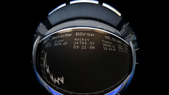 Die Konzerne in Dax und MDax zahlen erneut Milliarden an ihre Anteilseigner - die Summe ist aber voraussichtlich kleiner als ein Jahr zuvor. (Symbolbild) - &copy; Arne Dedert/dpa