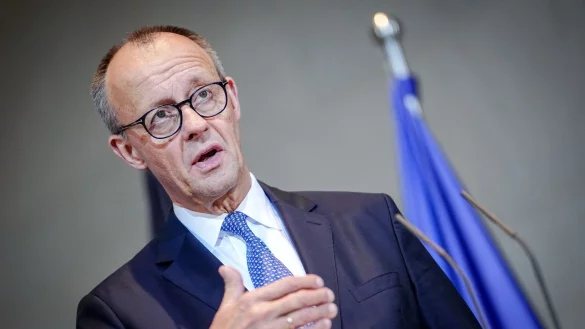 Der Kanzler erwartet diese Woche eine Renten-Abstimmung. - © Kay Nietfeld/dpa