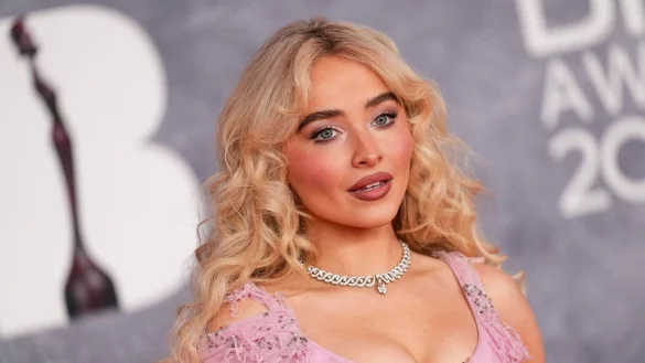 Popstar Sabrina Carpenter zeigt sich empört über das Weiße Haus. (Archivbild) - © Scott A Garfitt/Invision/dpa