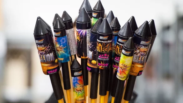 Auf das klassische Silvesterfeuerwerk verzichten die meisten Deutschen laut einer Umfrage. (Symbolbild) - &copy; Christophe Gateau/dpa