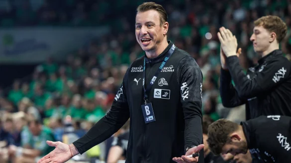 Trainer Filip Jicha und der THW Kiel spielten beim ThSV Eisenach. - © Andreas Gora/dpa