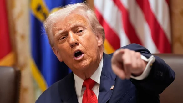 Trump geht einen Schritt weiter und genehmigt Aktionen der CIA in Venezuela. (Archivbild) - © Alex Brandon/AP/dpa