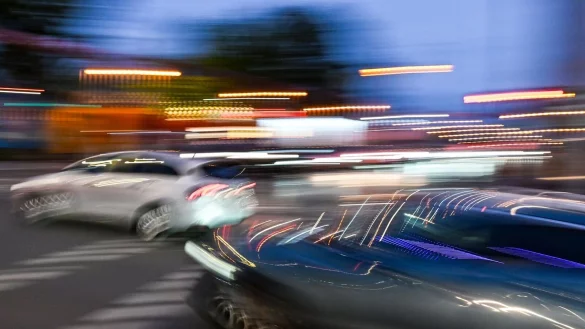 &Auml;ltere Fahrer sind gemessen an ihrem Bev&ouml;lkerungsanteil seltener in Unf&auml;lle verstrickt als j&uuml;ngere. (Symbolbild) - &copy; Jens Kalaene/dpa