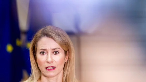 Die EU-Außenbeauftragten Kaja Kallas sieht trotz der neuen US-Sicherheitsstrategie eine weiterhin enge Allianz zwischen den USA und Europa. (Archivbild) - © Geert Vanden Wijngaert/AP/dpa