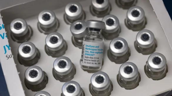 Eine Mpox-Impfung wird auch Sexarbeiterinnen und Sexarbeitern empfohlen. (Symbolbild) - &copy; Sven Hoppe/dpa/dpa-tmn