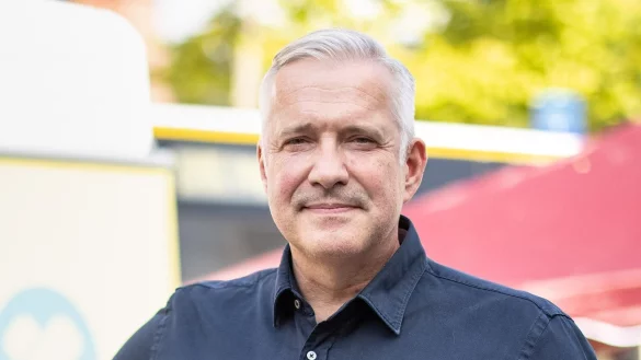 Ist vom Weg seines Sohns in die K&uuml;che nicht &uuml;berrascht: Sternekoch Alexander Herrmann. (Archivbild) - &copy; Matthias Balk/dpa