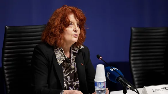 Die Pariser Staatsanw&auml;ltin Beccuau setzt darauf, die Beute des Louvre-Einbruchs zur&uuml;ckzufinden. - &copy; Stephane De Sakutin/AFP/dpa