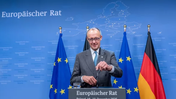 St&auml;rkung des Zusammenhalts Europas: Das ist mit 54 Prozent mit Abstand das Thema, um das sich die Bundesregierung von Kanzler Friedrich Merz (CDU) im neuen Jahr besonders k&uuml;mmern sollte. - &copy; Michael Kappeler/dpa