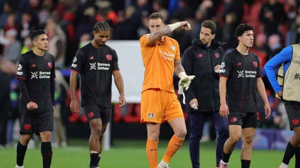 Keeper Mark Flekken nach dem Remis mit der Mannschaft. - &copy; Rolf Vennenbernd/dpa