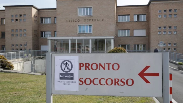 Eine Mutter und ihre Tochter starben mutma&szlig;lich an einer Lebensmittelvergiftung nach einem Weihnachtsessen. (Symbolbild) - &copy; Luca Bruno/AP/dpa