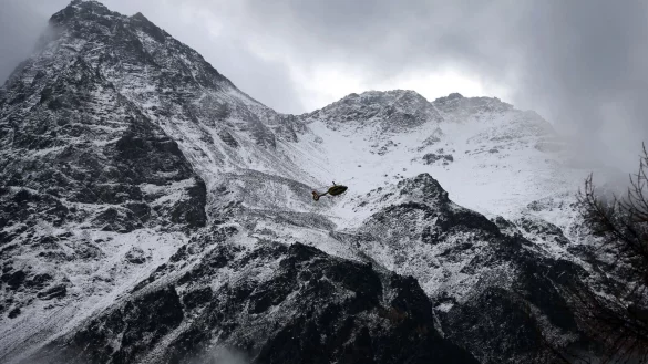 &Uuml;ber dem Ortlergebirge hingen am Wochenende dichte Wolken. - &copy; Karl-Josef Hildenbrand/dpa