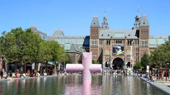 Das Rijksmuseum geh&ouml;rt zu den bekanntesten Sehensw&uuml;rdigkeiten in Amsterdam. (Archivbild) - &copy; Bernd F. Meier/dpa-tmn