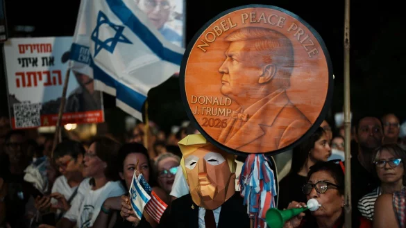Bei der Kundgebung in Tel Aviv waren «Danke Trump»-Sprechchöre zu hören. - © Emilio Morenatti/AP/dpa