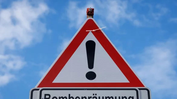 In Bochum ist auch die A40 mit einem Teilstück betroffen. (Archivbild) - © Friso Gentsch/dpa