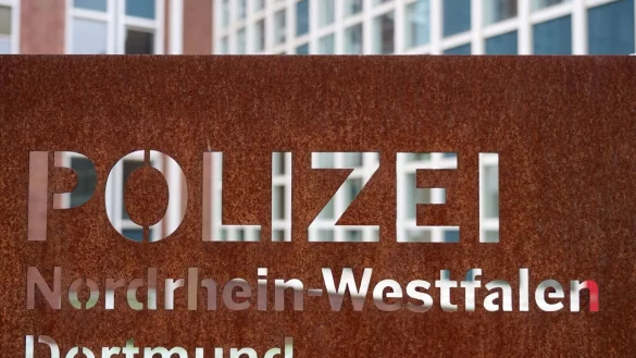 Nach Sch&uuml;ssen auf ein Privathaus schlie&szlig;t die Polizei einen Bezug zum Rockermilieu nicht aus. (Archivbild) - &copy; Bernd Thissen/dpa