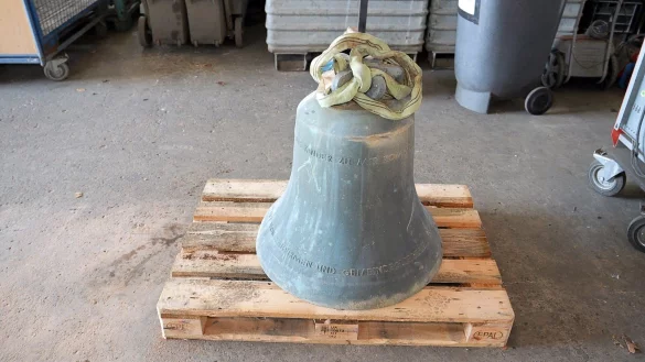 Die Glocke soll bald an ihren alten Platz zur&uuml;ckkommen. (Archivbild) - &copy; J&ouml;rn H&uuml;necke/dpa