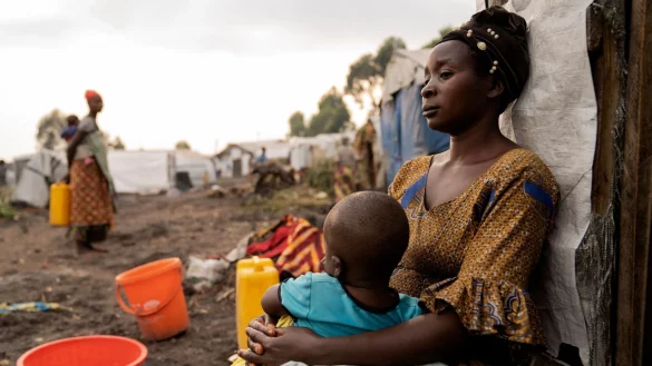 Die Erkrankung wird vor allem durch mangelnden Zugang zu sauberem Trinkwasser und sanitären Einrichtungen begünstigt. (Archivbild) - © Moses Sawasawa/AP/dpa