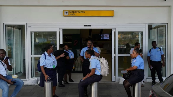 Dutzende Fl&uuml;ge gestrichen: Die Ausreise verz&ouml;gert sich f&uuml;r viele Touristen. - &copy; Matias Delacroix/AP/dpa