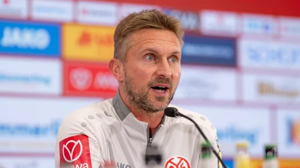 Benjamin Hoffmann betreut die Mainzer gegen Mönchengladbach. - © Torsten Silz/dpa