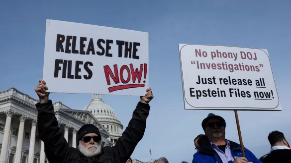 Viele Amerikaner fordern seit langem eine Offenlegung der Epstein-Akten. - &copy; Mehmet Eser/ZUMA Press Wire/dpa