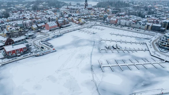 In Mecklenburg-Vorpommern f&uuml;hrten die winterlichen Temperaturen zu einem seltenen Naturschauspiel. - &copy; Jens B&uuml;ttner/dpa