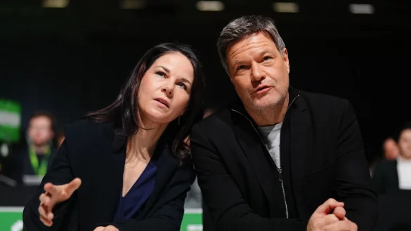 Annalena Baerbock und Robert Habeck werden in dem Gedicht aufs Korn genommen. (Archivbild) - &copy; Kay Nietfeld/dpa