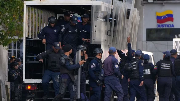 Trump nennt unter anderem die Freilassung politischer Gefangener als Grund f&uuml;r eine m&ouml;gliche Entspannung zwischen den L&auml;ndern. (Archivbild) - &copy; Ariana Cubillos/AP/dpa