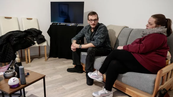 Vom Obdach in die eigene Wohnung: Der ehemalige Wohnungslose Michael Wagner hat im September die erste eigene Wohnung seit Jahren bezogen. - &copy; David Ebener/dpa