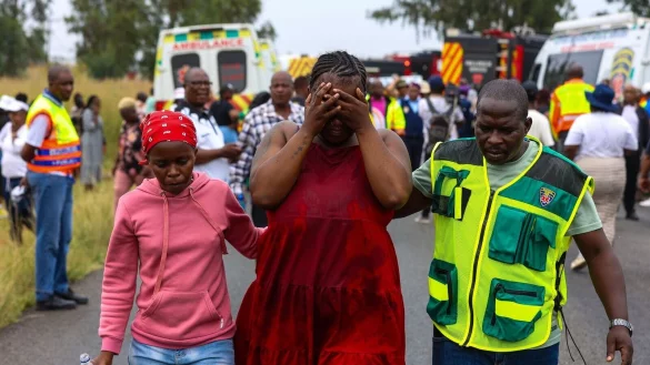 In der s&uuml;dafrikanischen Stadt Vanderbijlpark, in der N&auml;he von Johannesburg, wurden 13 Kinder bei einem Schulbus-Unfall get&ouml;tet. - &copy; Uncredited/AP/dpa