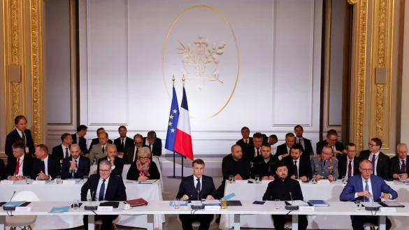 Die Koalition der Willigen m&ouml;chte eine Gew&auml;hrleistung einer dauerhaften Sicherheit f&uuml;r die Ukraine verbindlich vereinbaren. - &copy; Yoan Valat/Pool EPA/AP/dpa