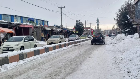 Nach heftigen Regenf&auml;llen hat es in Afghanistan Dutzende Tote und Verletzte gegeben. - &copy; Mohammad Amin/AP/dpa