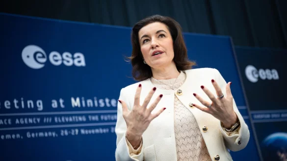 Bundesforschungsministerin Dorothee B&auml;r w&uuml;rde gerne zum Mond fliegen. (Archivbild) - &copy; Sina Schuldt/dpa