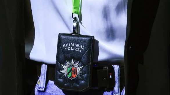 Die Kriminalpolizei ermittelt weiter im Fall der achtj&auml;hrigen Deborah, die vor fast 30 Jahren auf dem Heimweg von der Schule verschwunden ist. (Symbolbild) - &copy; Oliver Berg/dpa