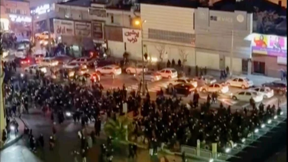 Bereits am Donnerstag war es in der Hauptstadt des Irans zu massiven Protesten gegen die Staatsf&uuml;hrung gekommen. - &copy; Uncredited/UGC/AP/dpa