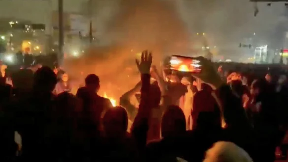 Die Staatsmacht reagiert mit aller H&auml;rte auf die Proteste. - &copy; Uncredited/VALIDATED UGC/AP/dpa