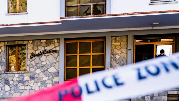 Hunderte Menschen hatten in der Bar Silvester gefeiert. - &copy; Jean-Christophe Bott/KEYSTONE/dpa