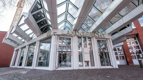 Das Landgericht in M&uuml;nster muss &uuml;ber eine Anklage der Staatsanwaltschaft zu einem Angriff in einem Maisfeld bei Nottuln entscheiden. (Archivbild) - &copy; David Inderlied/dpa