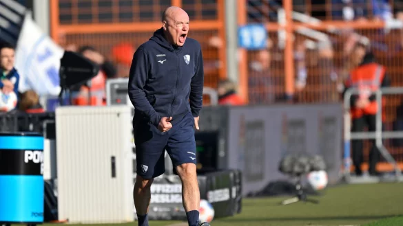 Zeigt keine Angst vor den Spitzenteams: Bochums Trainer Uwe R&ouml;sler (Archivbild). - &copy; Ulrich Hufnagel/dpa