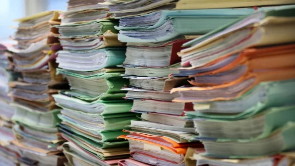 Sch&auml;tzungen zufolge werden nur etwa ein bis drei Prozent aller in Deutschland gesprochenen Gerichtsurteile der &Ouml;ffentlichkeit zug&auml;nglich gemacht. (Symbolbild) - &copy; Stephanie Pilick/dpa