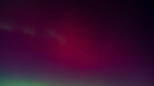 Spektakul&auml;re Rot- und Gr&uuml;nf&auml;rbung des Himmels bei Bergkamen - Polarlichter sind in NRW nur sehr selten zu sehen. - &copy; Max Lametz/dpa