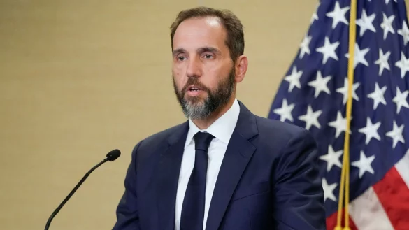 Sonderermittler Jack Smith bekommt die Chance, die Anklage gegen Donald Trump &ouml;ffentlich zu verteidigen. (Archivbild) - &copy; Jacquelyn Martin/AP/dpa