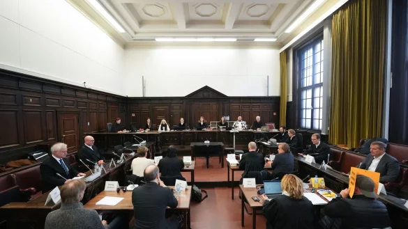 Es ist bereits der 30. Prozesstag in dem Mammutverfahren. - &copy; Marcus Brandt/dpa Pool/dpa