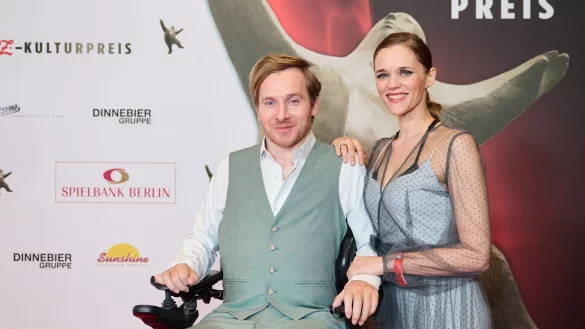 Mit ihrem Sohn Romeo Casper sind Samuel und Sarah Koch jetzt zu dritt. (Archivbild) - &copy; Annette Riedl/dpa