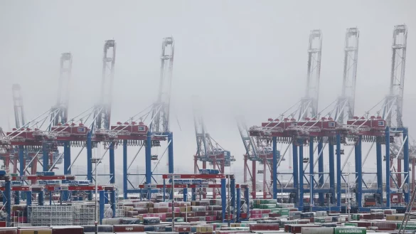 Die deutsche Wirtschaft w&auml;chst wieder - auch wenn die US-Z&ouml;lle den Export belasten (Archivbild) - &copy; Christian Charisius/dpa