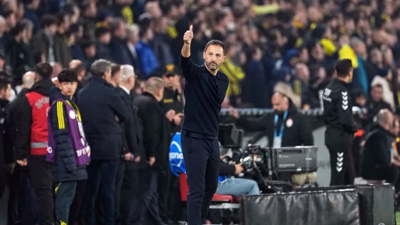 Darf &uuml;ber den ersten Titel in der T&uuml;rkei jubeln: Domenico Tedesco. (Archivbild) - &copy; Khalil Hamra/AP/dpa