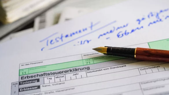 Die bisherige Erbschaftsteuer hat umfassende Ausnahmen. (Symbolbild) - &copy; Hans-J&uuml;rgen Wiedl/dpa-Zentralbild/dpa