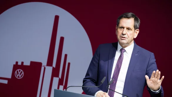 Niedersachsen h&auml;lt 20 Prozent der Stimmrechte im VW-Konzern. Ministerpr&auml;sident Lies sitzt f&uuml;r das Land im Aufsichtsrat. (Archivbild) - &copy; Moritz Frankenberg/dpa