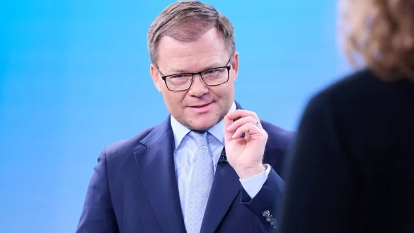 Umweltminister Carsten Schneider will noch mehr Recycling. - &copy; Annette Riedl/dpa