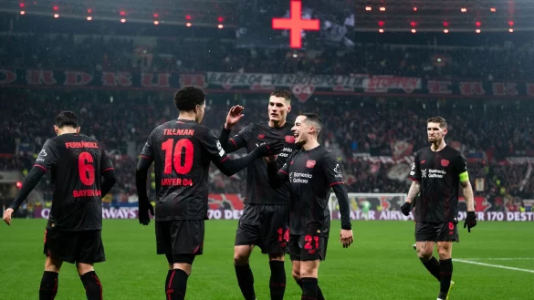 Leverkusen jubelt &uuml;ber das Tor zum 2:0 durch Malik Tillman. - &copy; Marius Becker/dpa